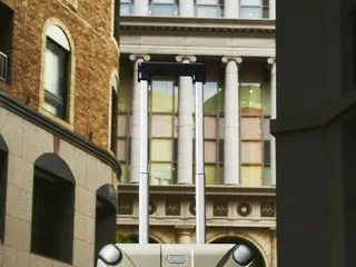 ヘルメット製造技術を活かした機内持ち込みサイズのキャリーケース「X-CORE」、数量限定で発売